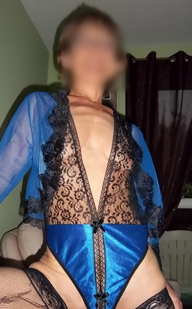 Couple échangiste uni cherche accompagnateur pour soiree en club ou sauna